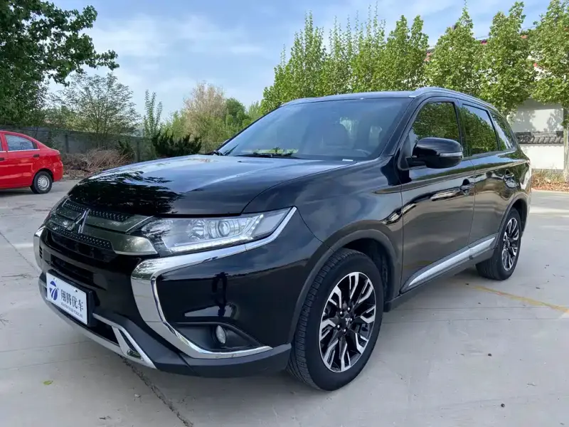 Mitsubishi Outlander, 2020
