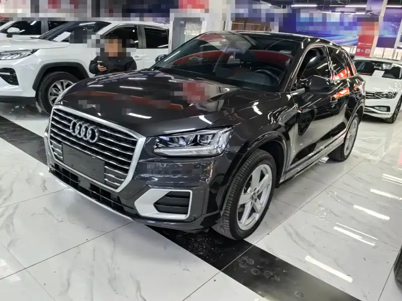Audi Q2L, 2019