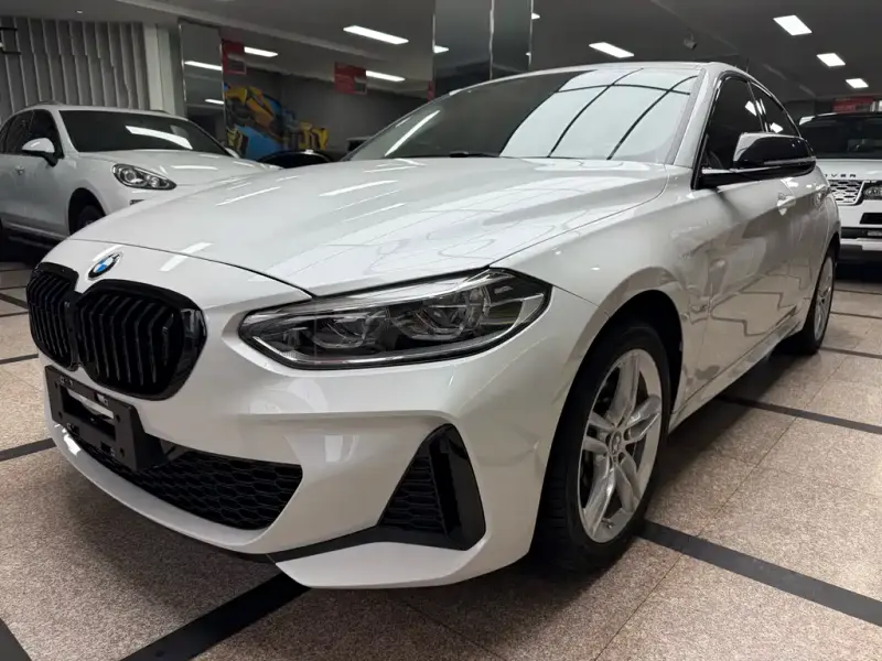 BMW 1 Series, 2021