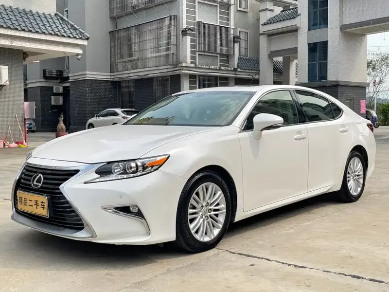 Lexus ES, 2018