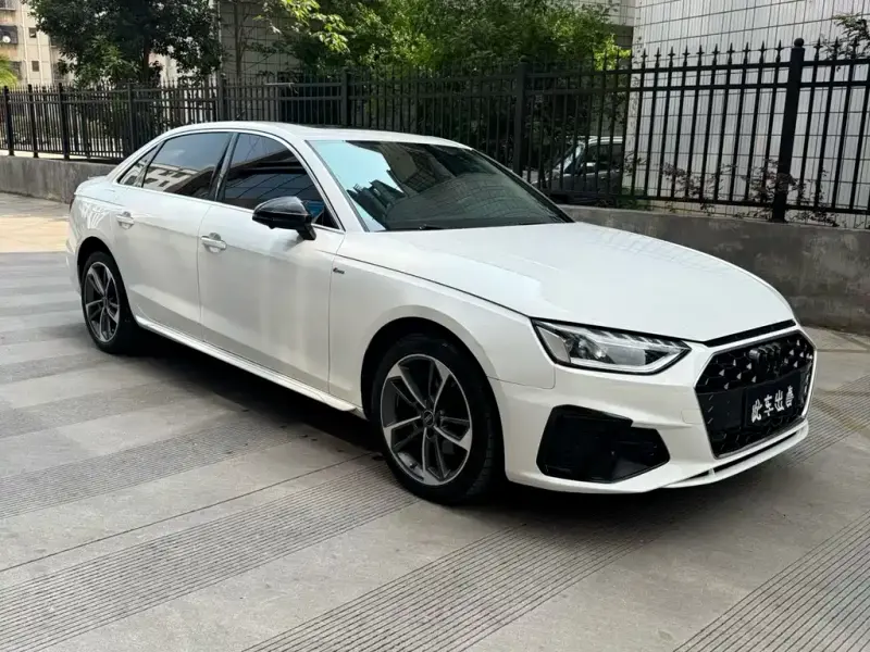 Audi A4L, 2022