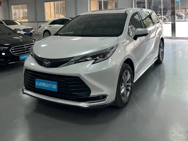 Toyota Sienna, 2023