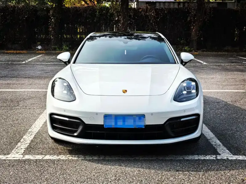 Porsche Panamera, 2023