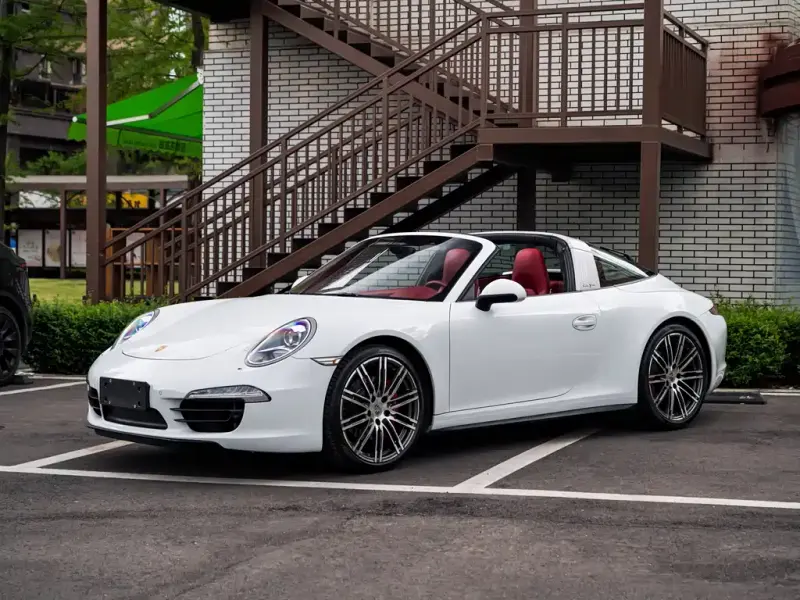 Porsche 911, 2015