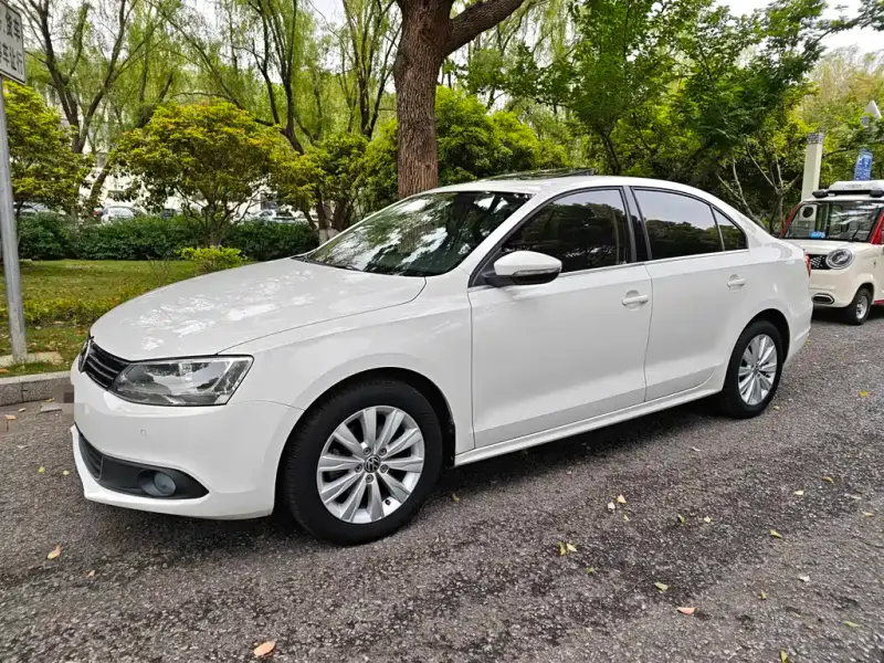 Volkswagen Sagitar, 2014