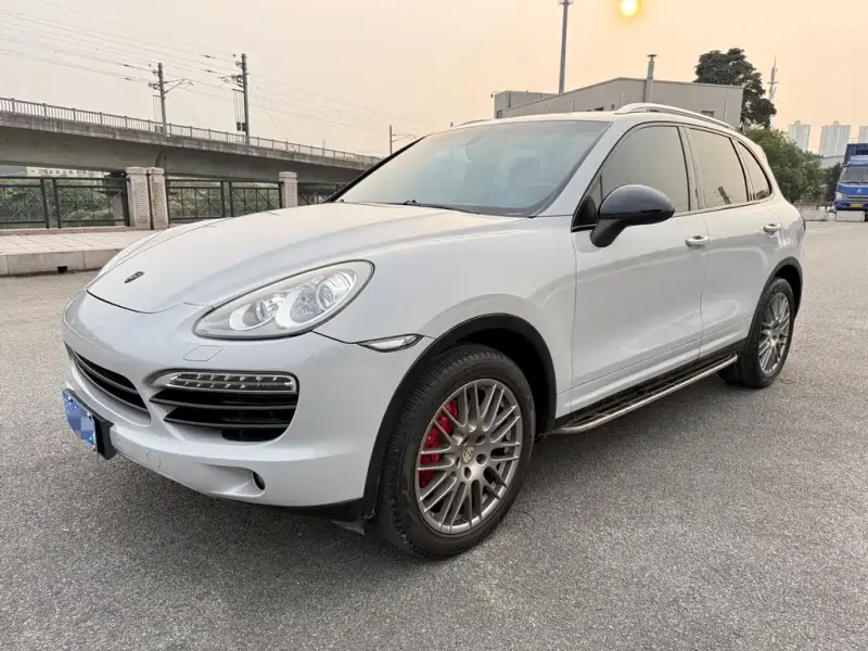 Porsche Cayenne, 2013