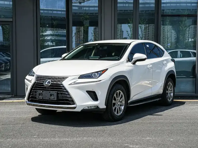 Lexus NX, 2020