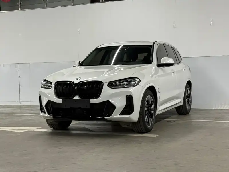 BMW iX3, 2025