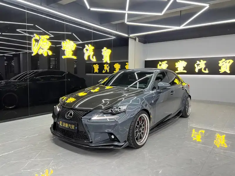 Lexus IS, 2016