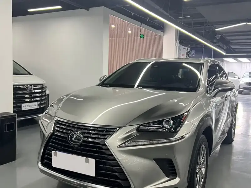 Lexus NX, 2020