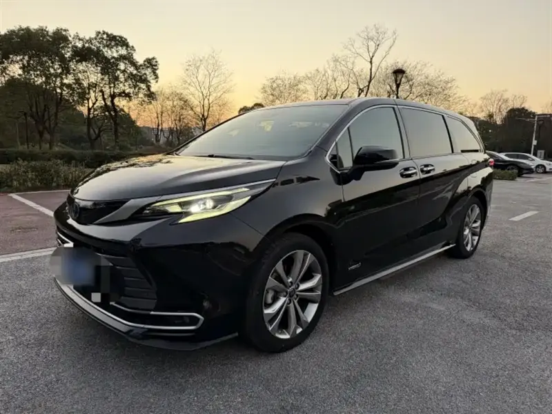 Toyota Sienna, 2023