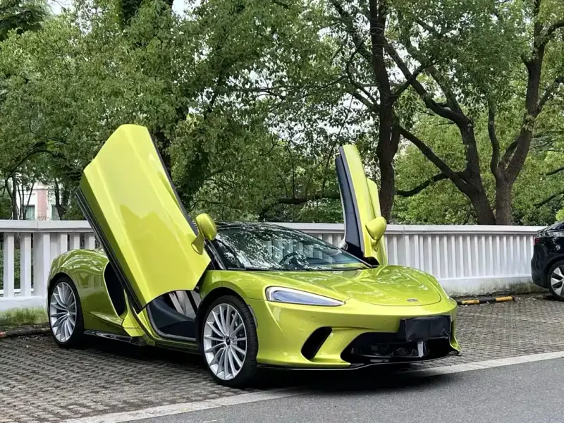 McLaren GT, 2023
