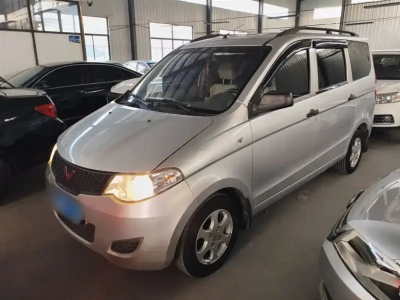 Wuling Hongguang, 2014
