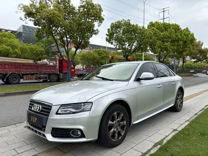 Audi A4L, 2012