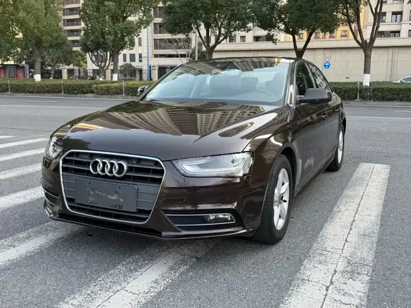 Audi A4L, 2014