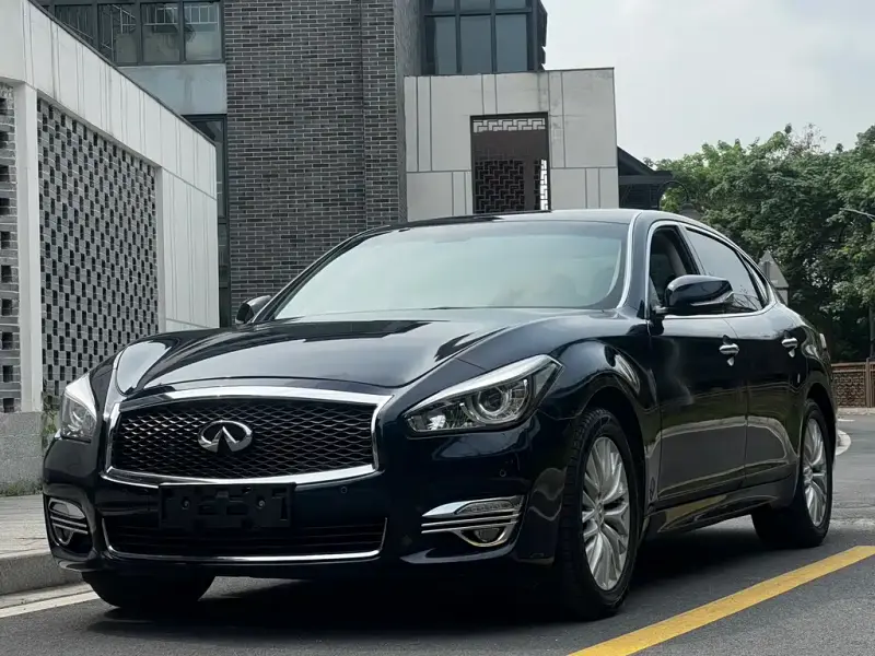 Infiniti Q70, 2016