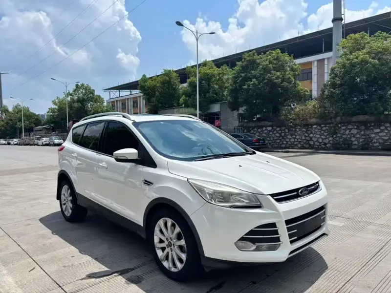 Ford Kuga, 2015
