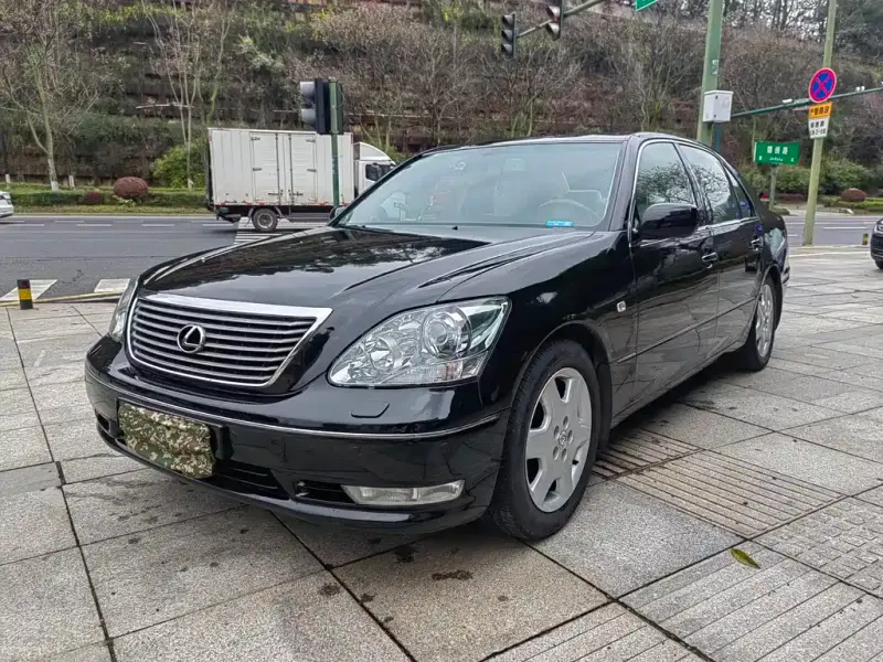 Lexus LS, 2005