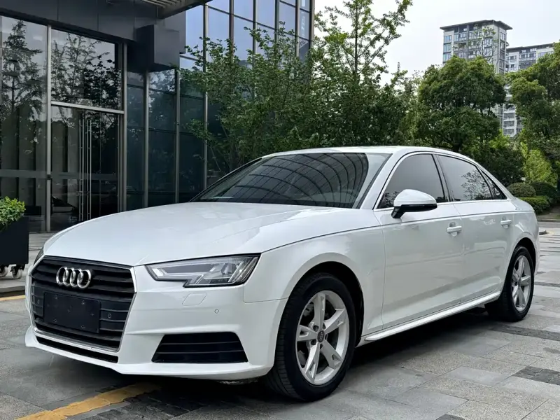 Audi A4L, 2017