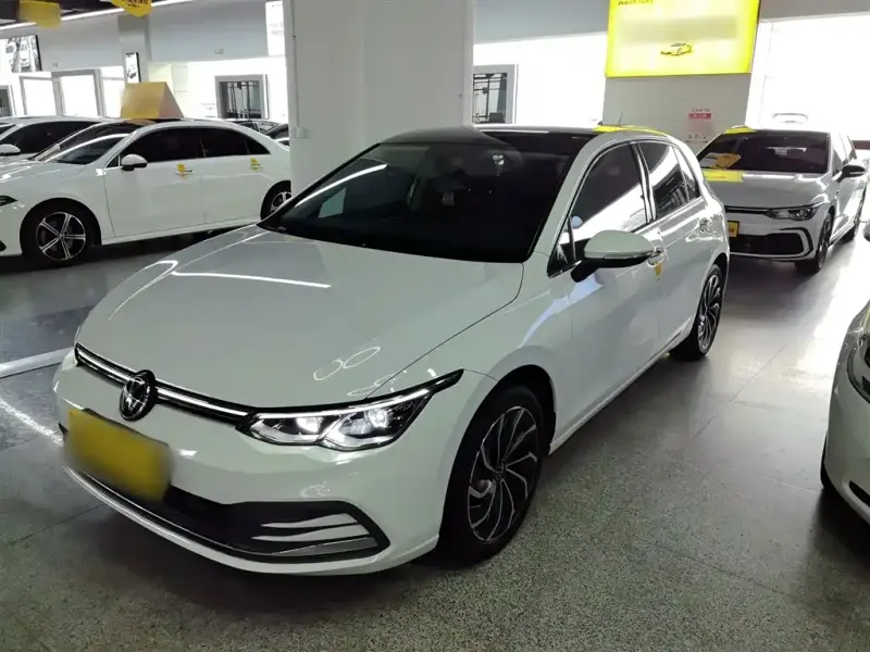 Volkswagen Golf, 2022