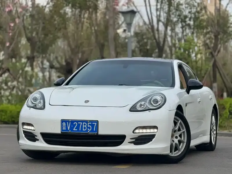 Porsche Panamera, 2011