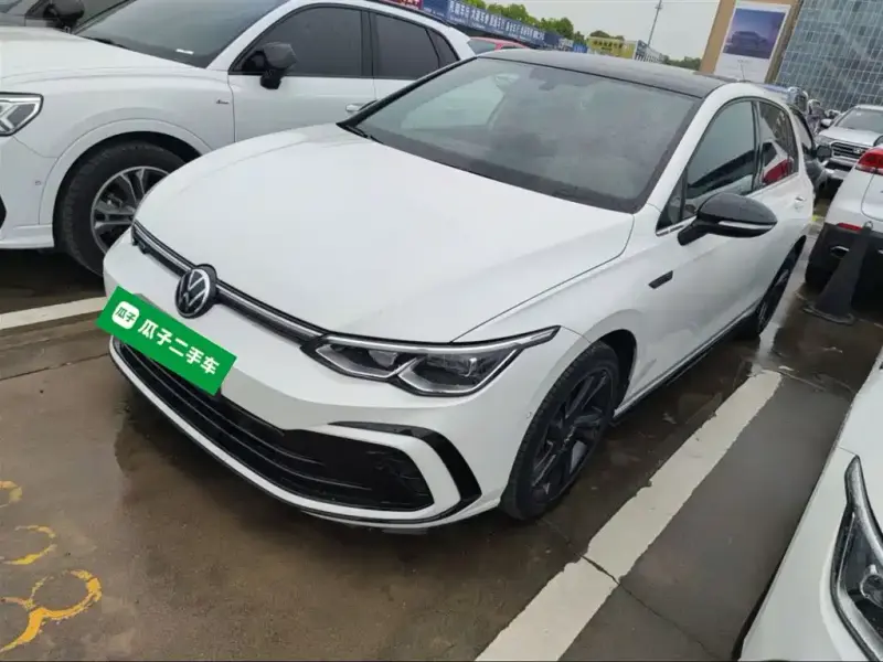 Volkswagen Golf, 2023