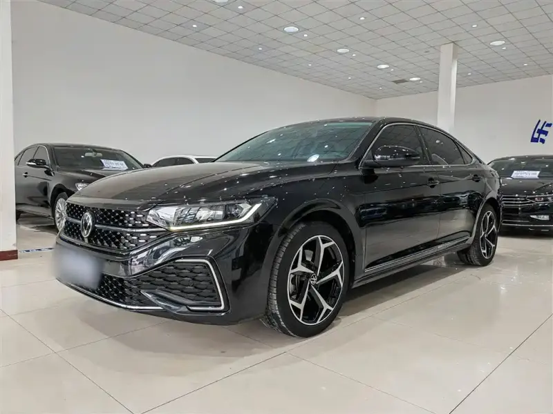 Volkswagen Passat, 2023