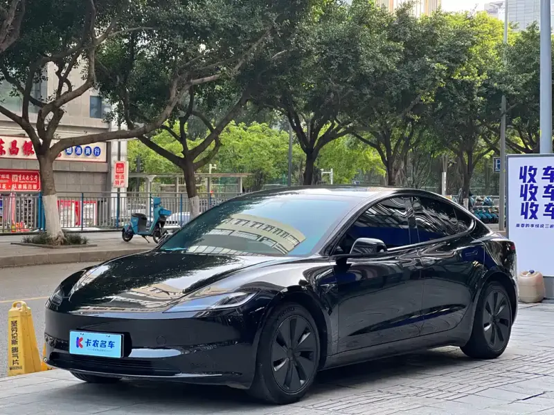 Tesla Model 3, 2024