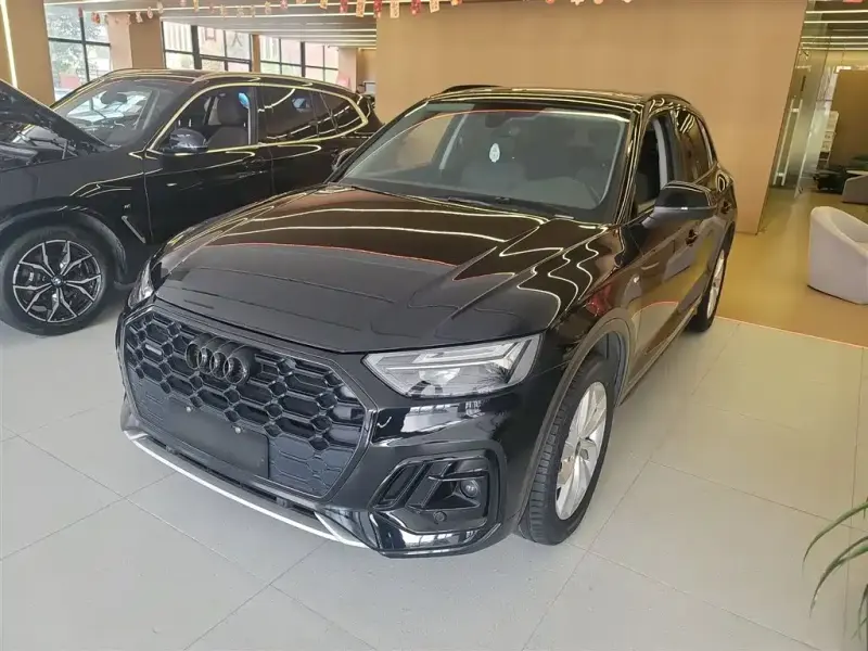 Audi Q5L, 2022