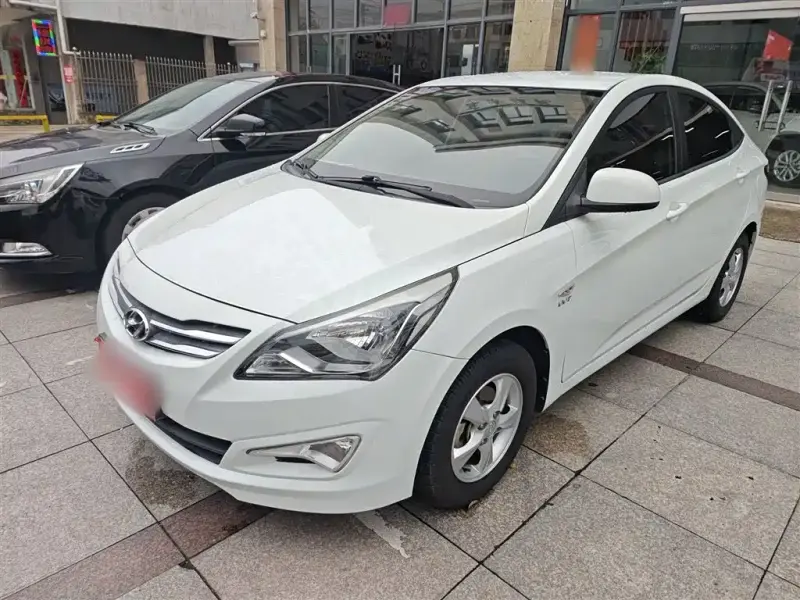 Hyundai Verna, 2015
