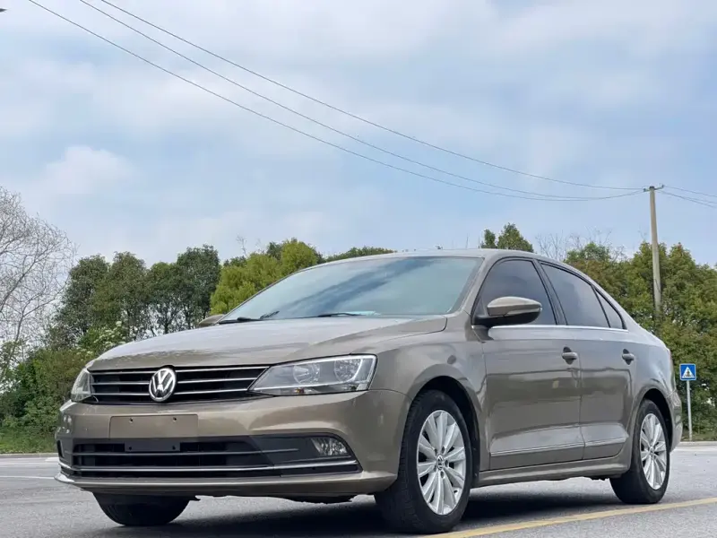 Volkswagen Sagitar, 2015
