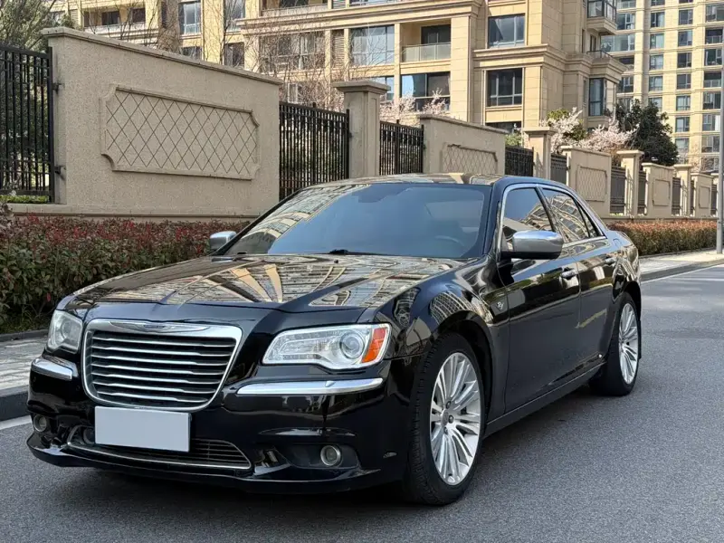 Chrysler 300C, 2013