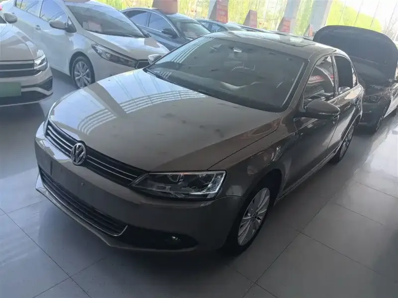 Volkswagen Sagitar, 2015