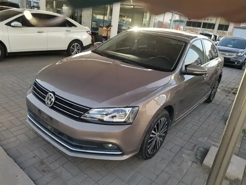 Volkswagen Sagitar, 2015