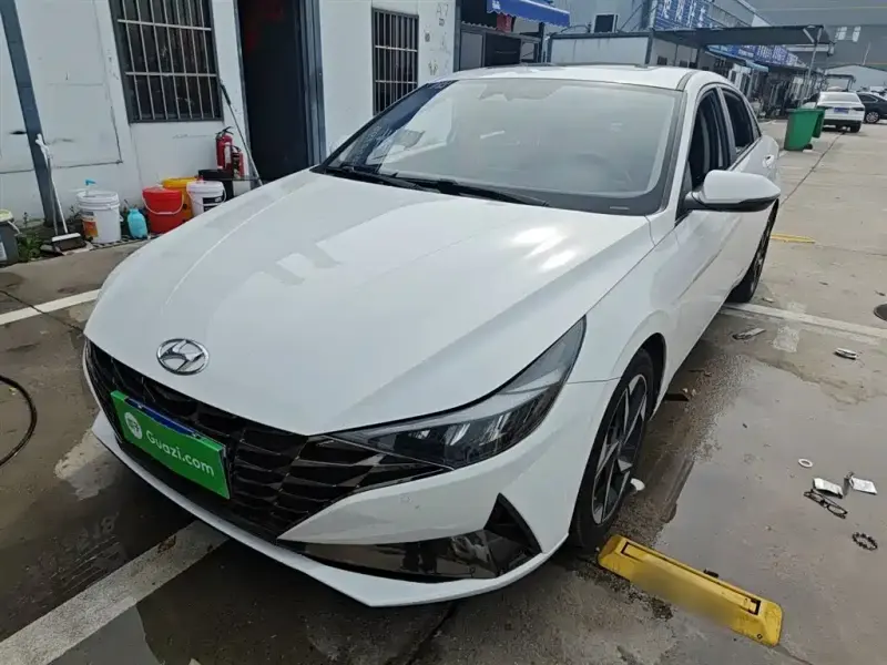 Hyundai Elantra, 2022