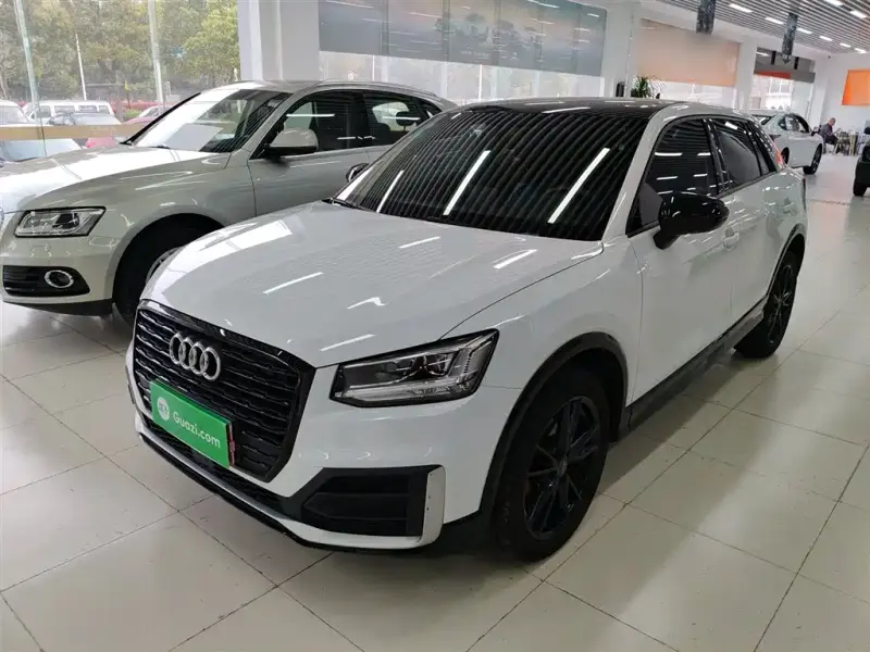 Audi Q2L, 2019