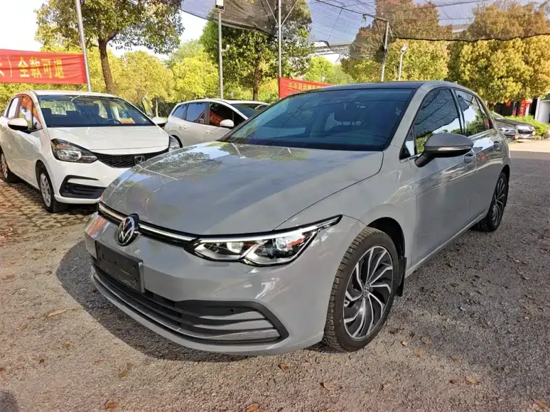 Volkswagen Golf, 2022
