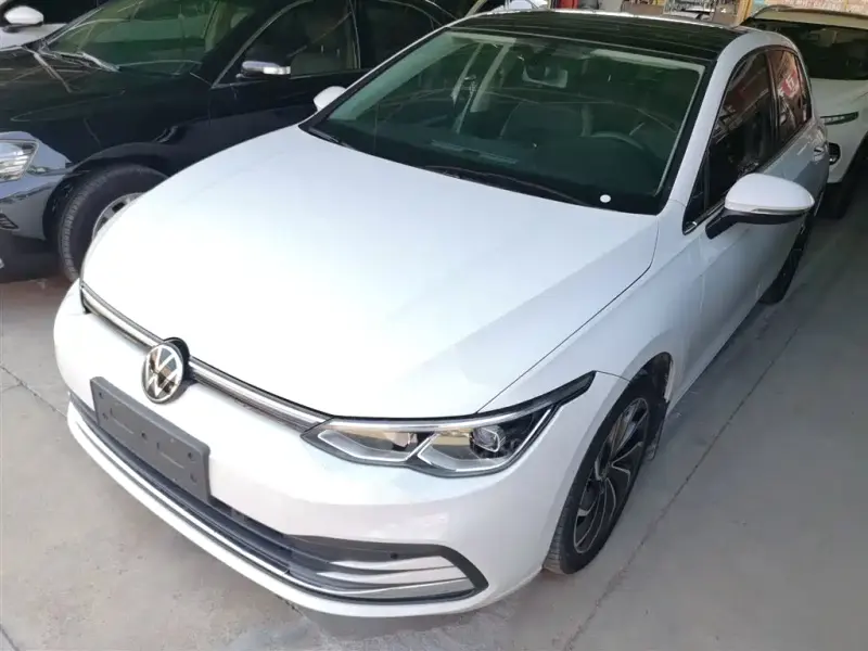 Volkswagen Golf, 2023
