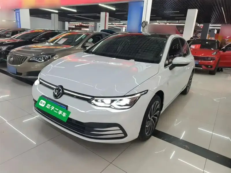 Volkswagen Golf, 2024