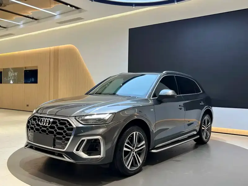 Audi Q5L, 2022