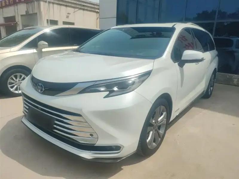 Toyota Sienna, 2023