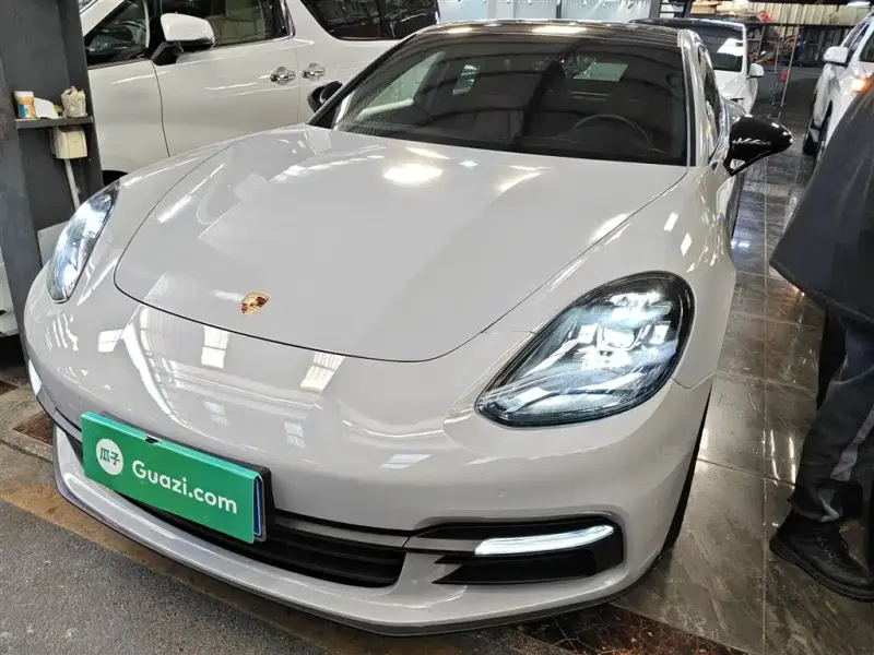 Porsche Panamera, 2019