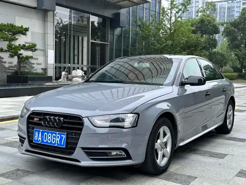Audi A4L, 2013