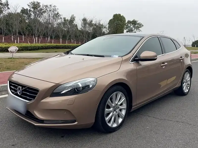 Volvo V40, 2014