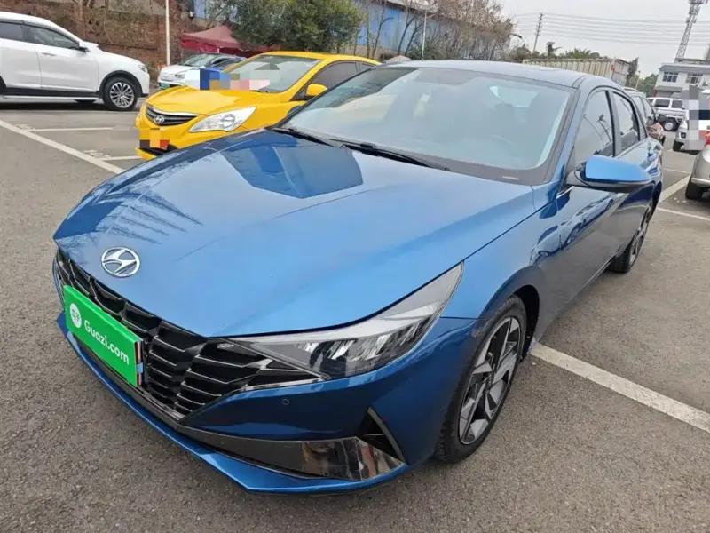 Hyundai Elantra, 2022