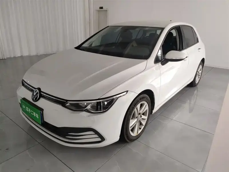 Volkswagen Golf, 2023