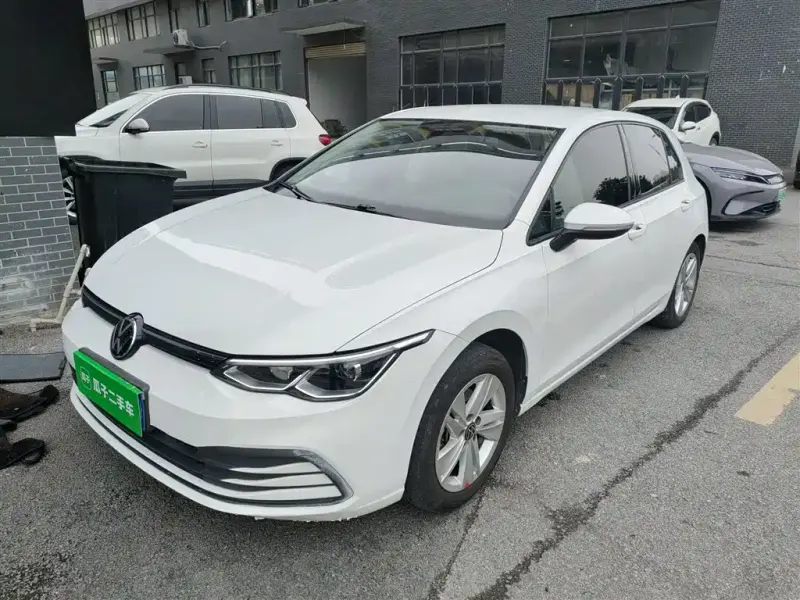 Volkswagen Golf, 2023