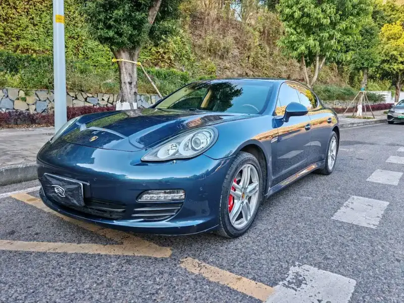 Porsche Panamera, 2011