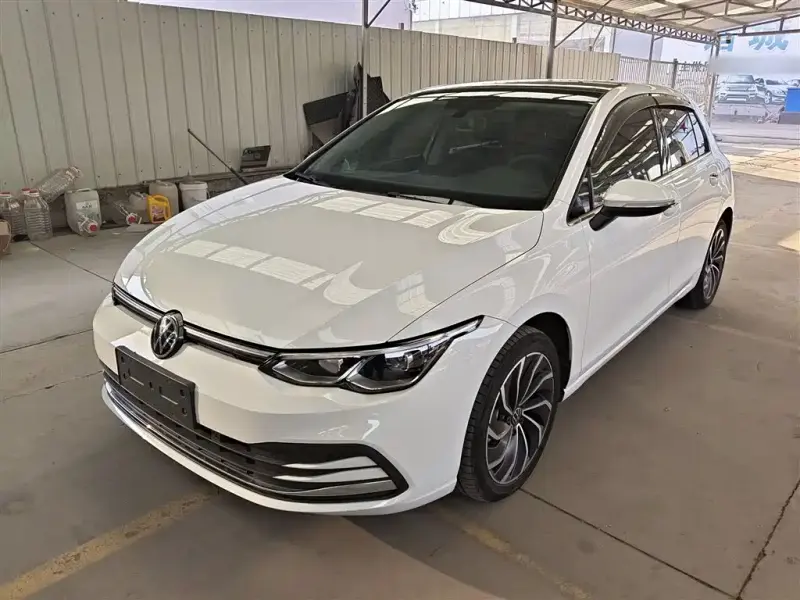 Volkswagen Golf, 2023