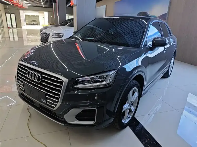 Audi Q2L, 2021